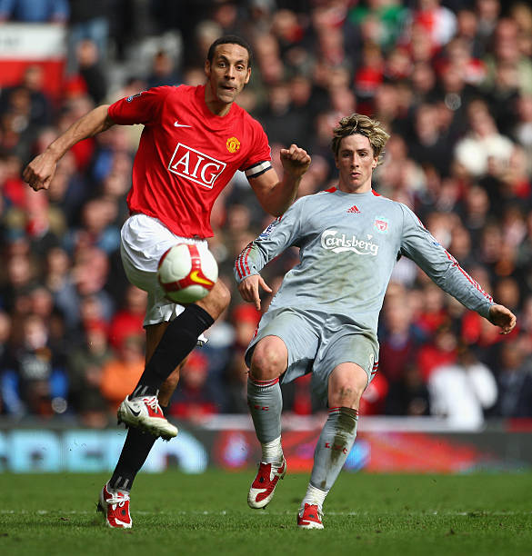 着对乒乓球 着对乒乓球